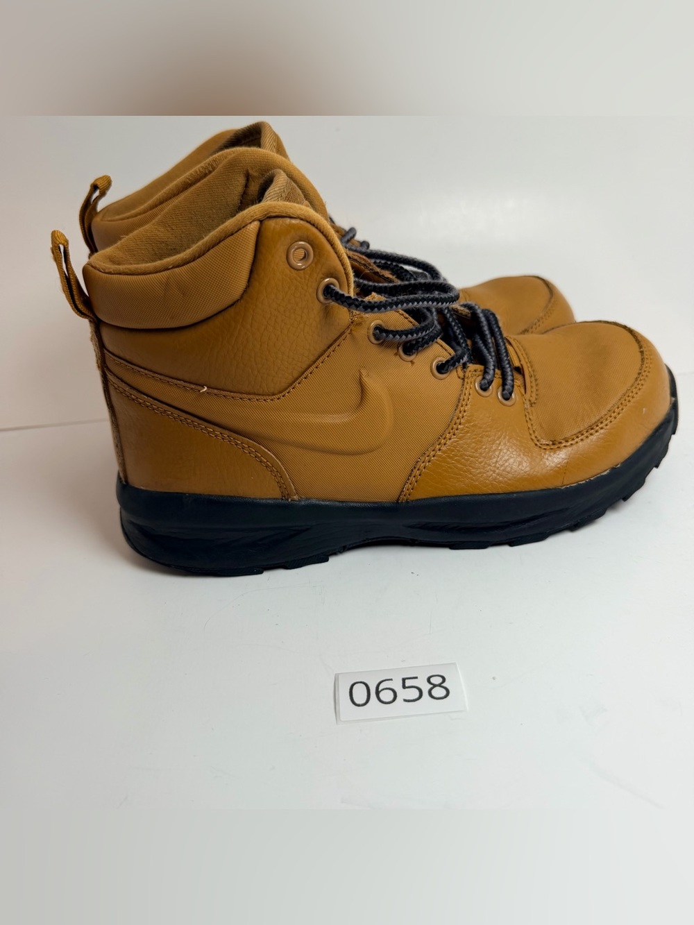 Nike Kids Wheat/Tan High-Top Hiking Boots - Picture 6 of 10
